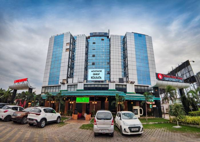 A Sneak Peak of One Stop Backpackers Hostel Kolkata : Moustache Offbeat Kolkata