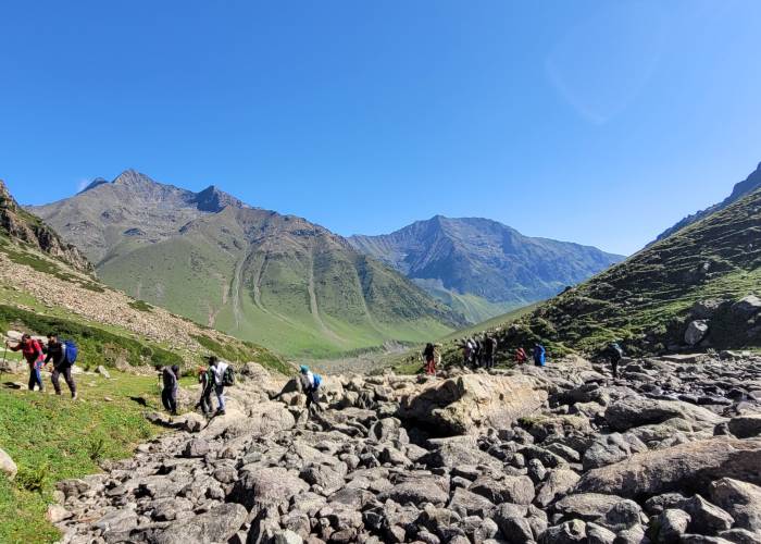Choose The Best Of Kashmir Treks : KGL Trek v/s Tarsar Marsar