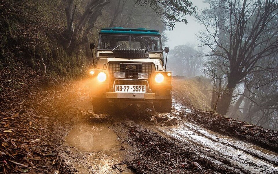 Sandakphu in Land Rover