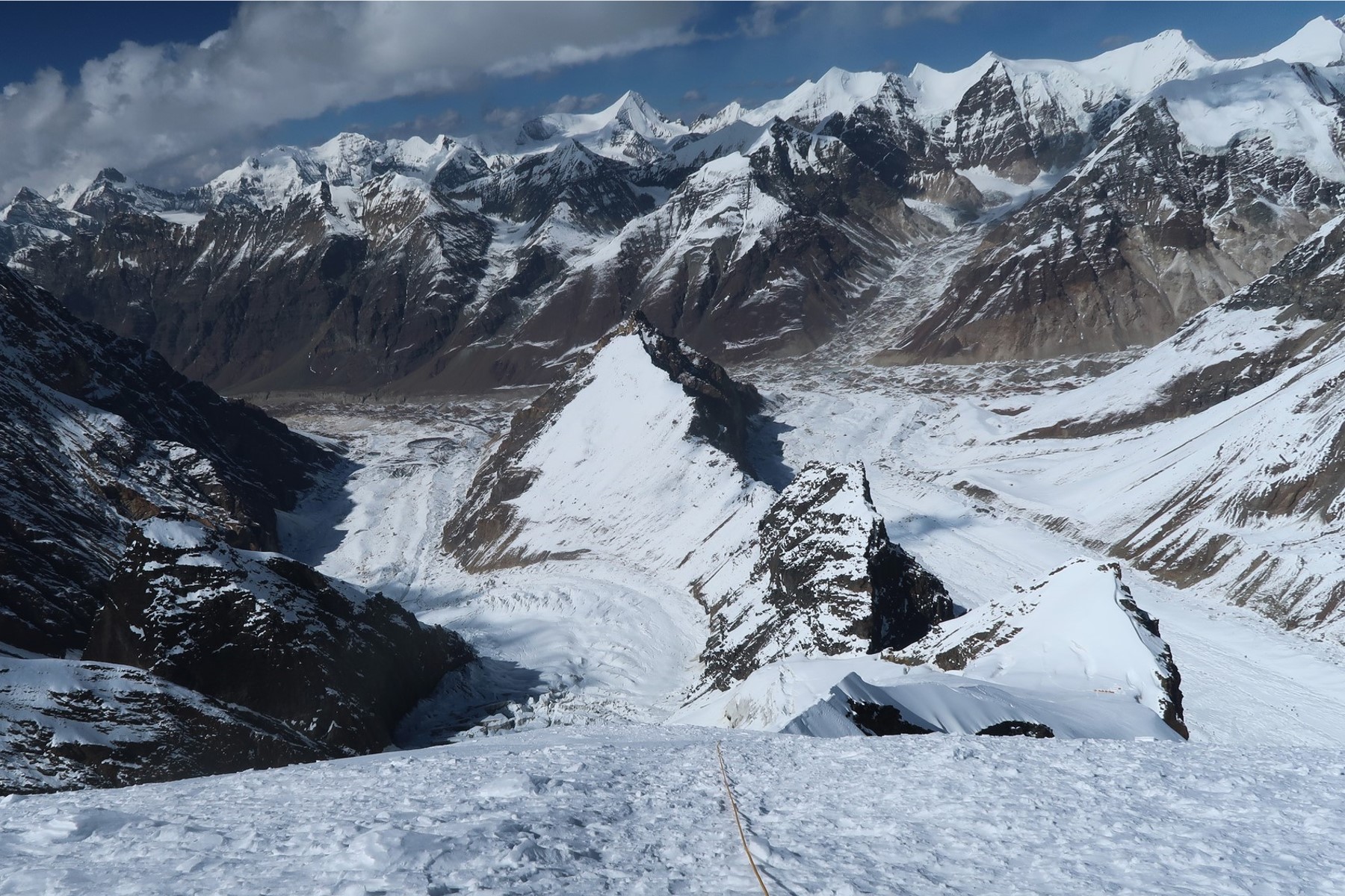 You are currently viewing Satopanth Glacier Trek